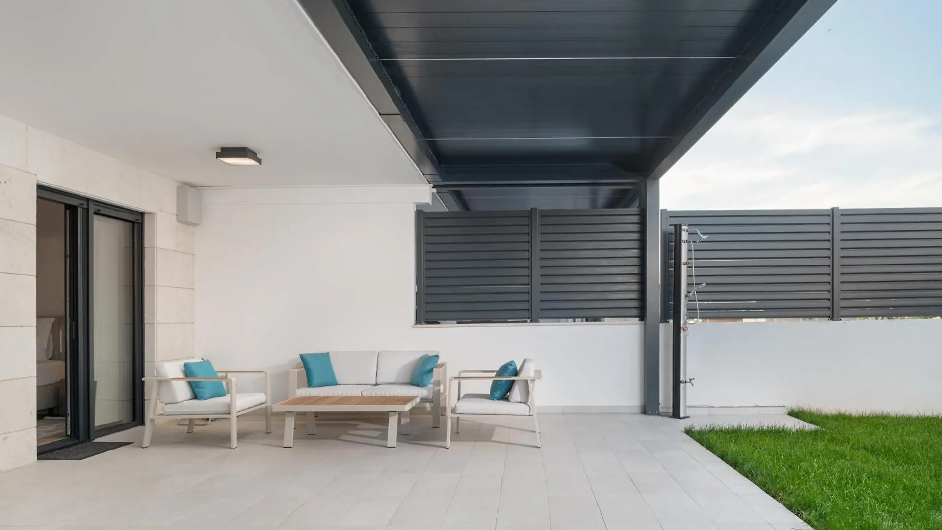 Luxury Apartment Mona With Garden & Jacuzzi In Zadar, Borik 0*, Задар Хорватия